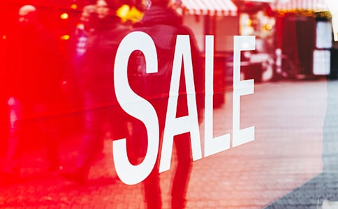 股權拍賣公告【通用】