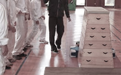 �w���Α���С�W�w���̌W�е���Ч����