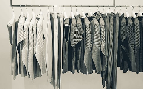 夢見別人送衣服給我是什么意思