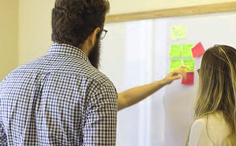 �����k��