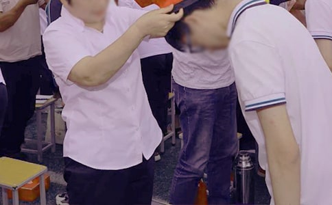 ���˶Y���Լ���һ���ţ����x10ƪ��