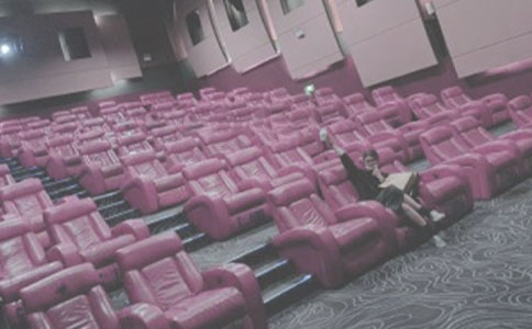 Is there a good cinema near here?�����к��ӰԺ��