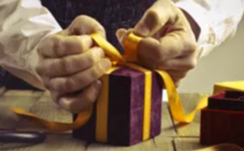 關于向福利院獻愛心