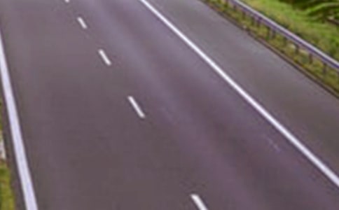 速公路上安全行車需要注意哪些事項