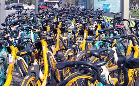 騎上共享單車回憶青春