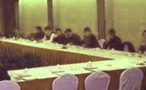 新設立首次的`股東會決議