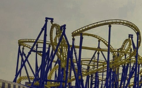 第一次坐過(guò)山車作文