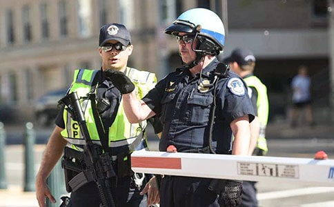 交警叔叔作文(精選25篇)