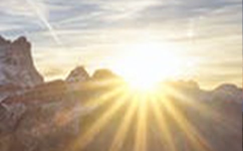 黎明前的黑暗作文