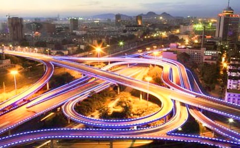 立交橋邊的傍晚作文