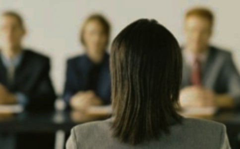 ��W�Fί��ԇ���}����