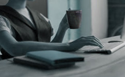 60�qŮ�I(l��ng)��(d��o)���պ���ף���Z�����x50�䣩