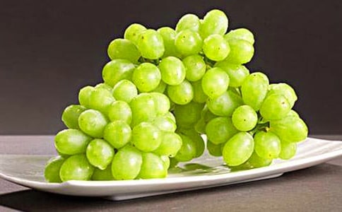 四川儀隴大學生張小林回鄉(xiāng)種葡萄年入十多萬