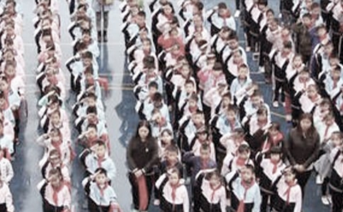 (優(yōu))升國旗作文