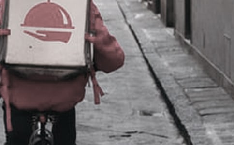 謝霆鋒送外賣:杭州街頭出現外賣哥酷似謝霆鋒