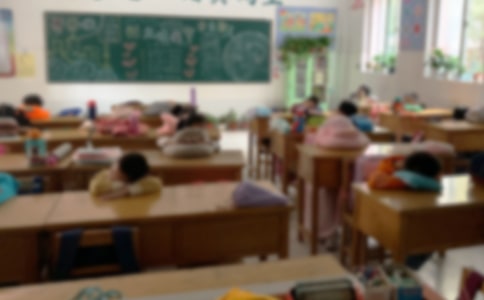 學生午休難題多,花樣午休引關注