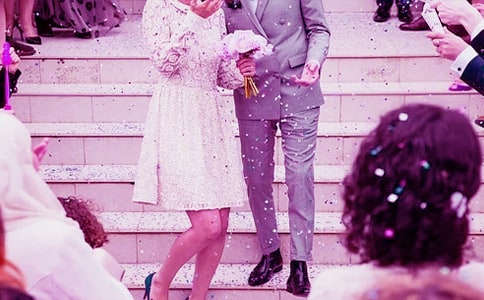 新婚慶典代表致辭模版