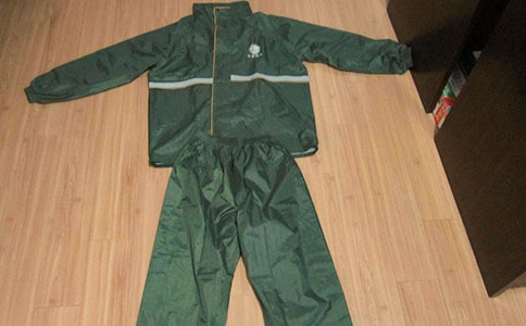 《充氣雨衣》反思