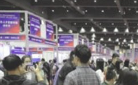 �������e�k��У���I��������Ƹ�� 8000���ˑ�Ƹ