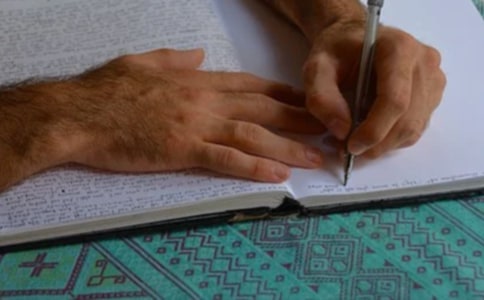 ��������r����